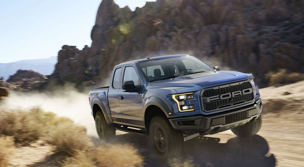 Set yourself apart with the 2017 Ford F-150 Raptor | Car Buyer Labs