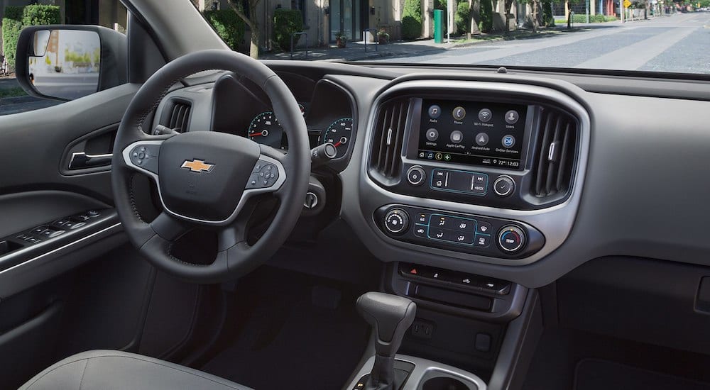 Gray dashboard and interior of 2019 Chevy Colorado