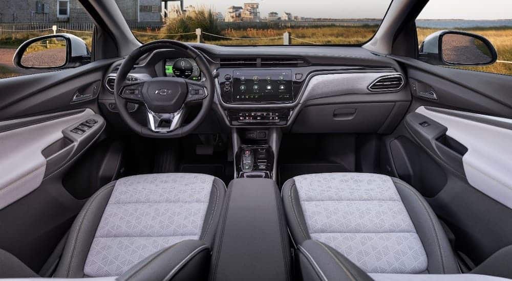 The black and white interior in a 2022 Chevy Bolt EUV is shown.