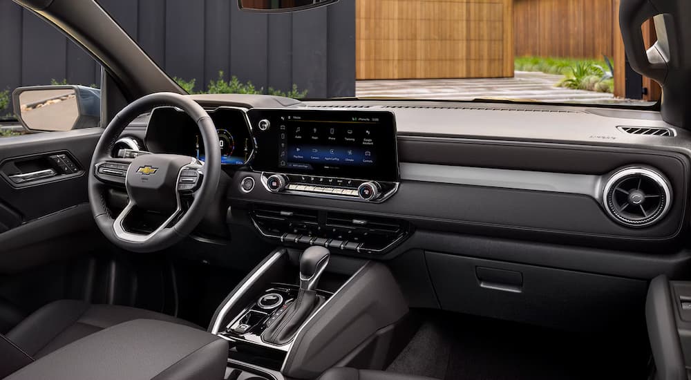 2025 Chevy Colorado infotainment and digital cluster display