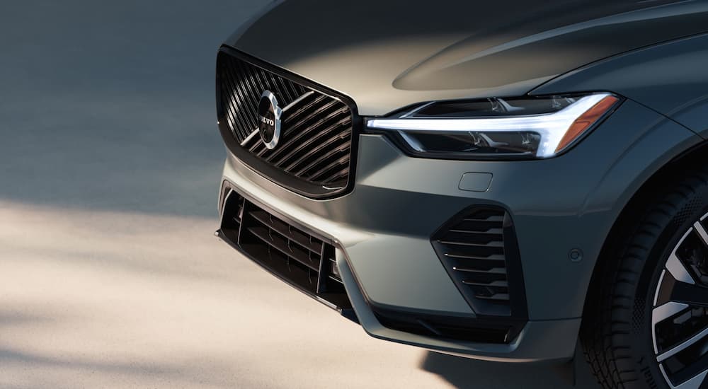 Front grille on a gray 2026 Volvo XC60 parked